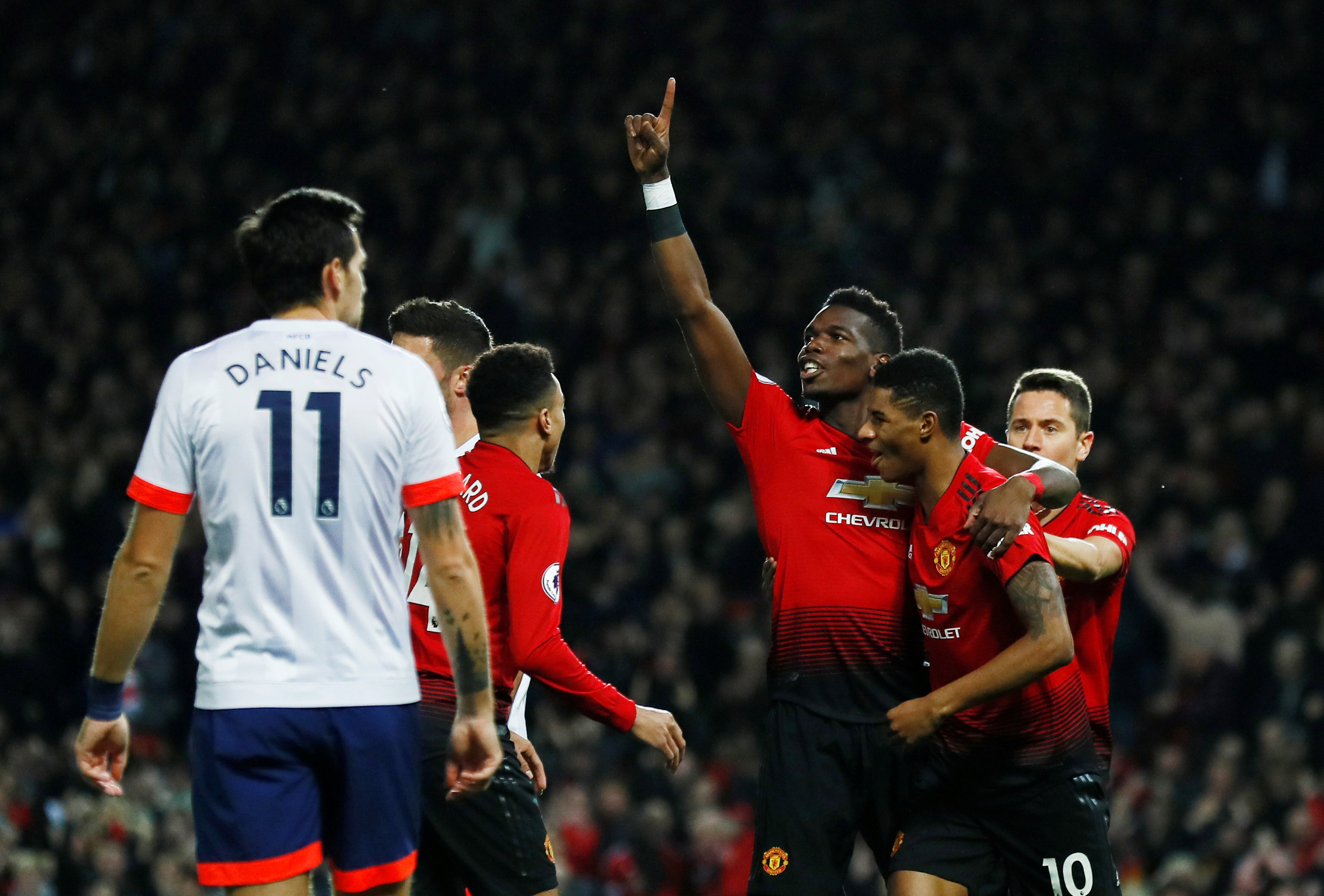 随着终场哨 随着终场哨